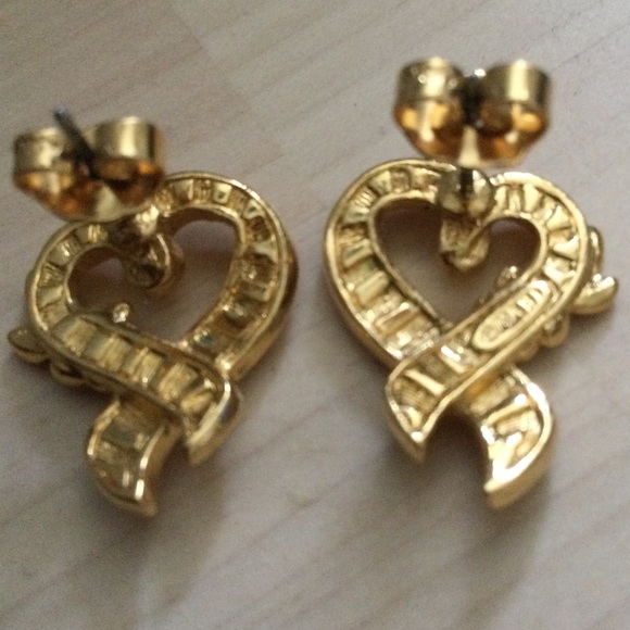 EUC Vintage Goldtone Rose/Pink Enamel Heart Earrings - Picture 4 of 4
